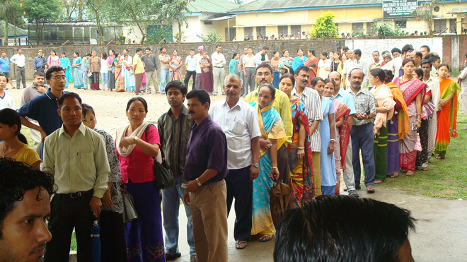 Millions of Indians Queuing In Front Of Indian Banks
