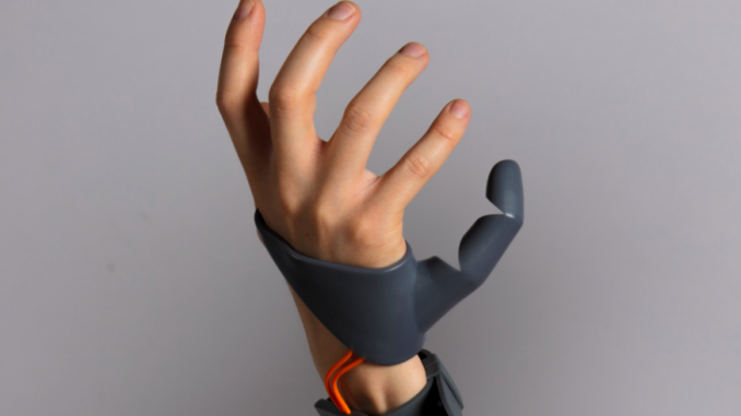 How Creepy To Have An Extra Robotic Thumb?