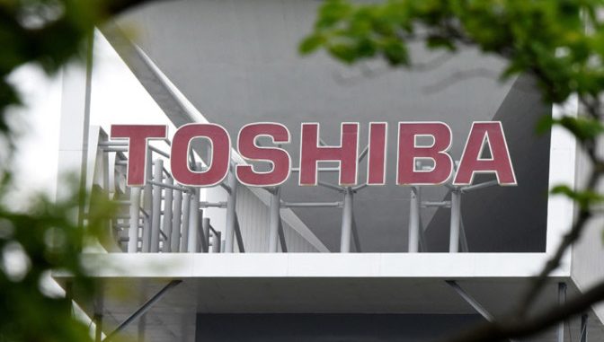 Toshiba Increases Business Risks by Missing Target Date for Chip Unit Sale