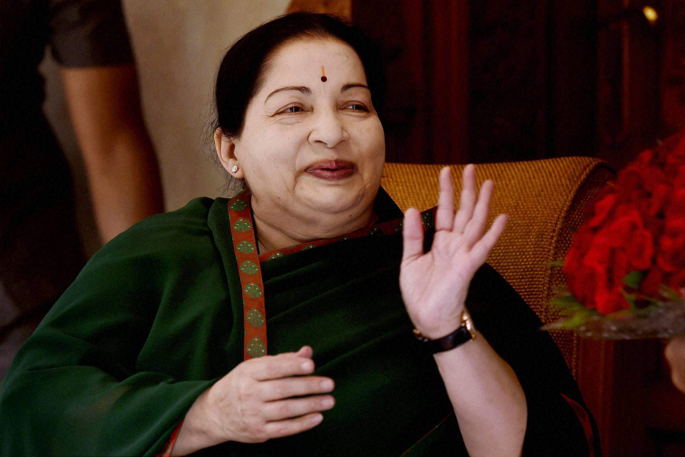 Sasikala Camp Releases Video Of Jayalalithaa In Apollo Hospital, Ahead of RK Nagar Polls