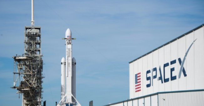 First Launch Of Falcon Heavy Rocket Counted Down By SpaceX